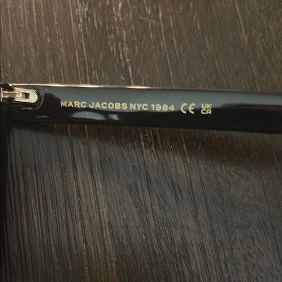 Marc Jacobs Black Cat Eye Eyewear with Yellow Case NWT - Picture 2 of 5